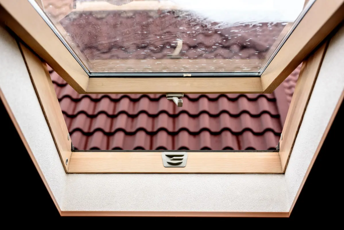 Velux roof window 1199x800